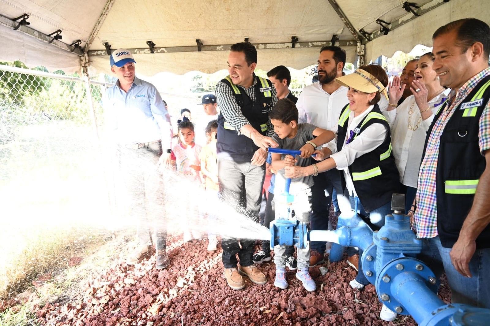 Carlos Soto inauguró la perforación, equipamiento y electrificación de pozo en Canindo