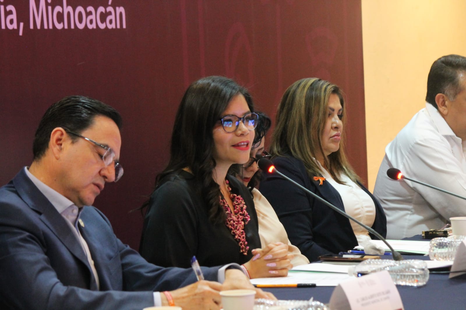 En Michoacán unen esfuerzos para combatir violencia contra las mujeres