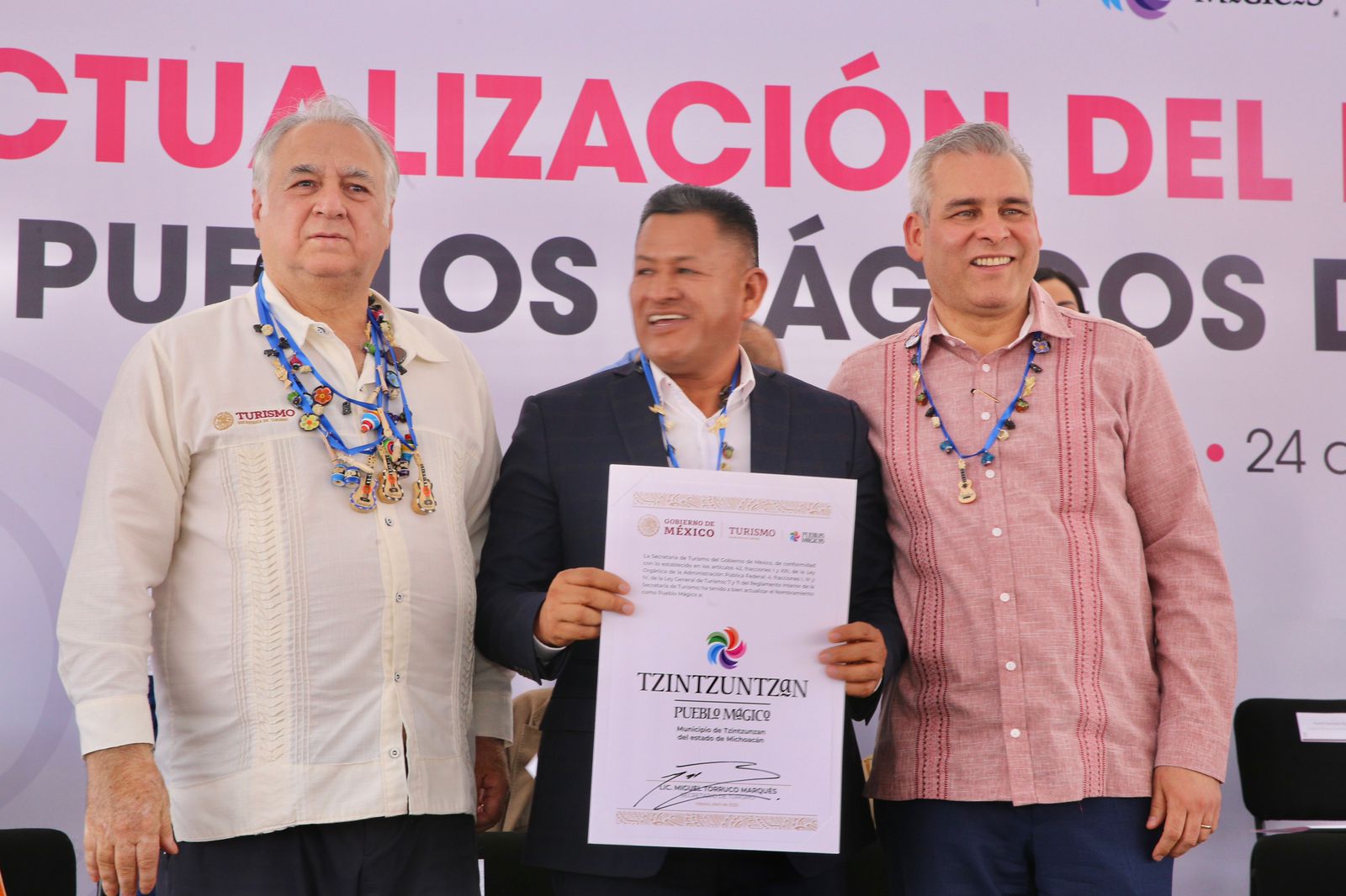 Bedolla y Torruco actualizan nombramiento a los 9 Pueblos Mágicos de Michoacán