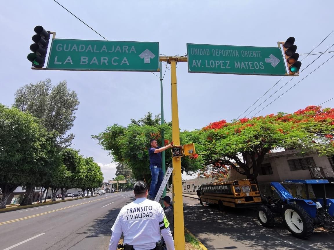 Reprogramaron semáforos de la avenida Juárez Oriente
