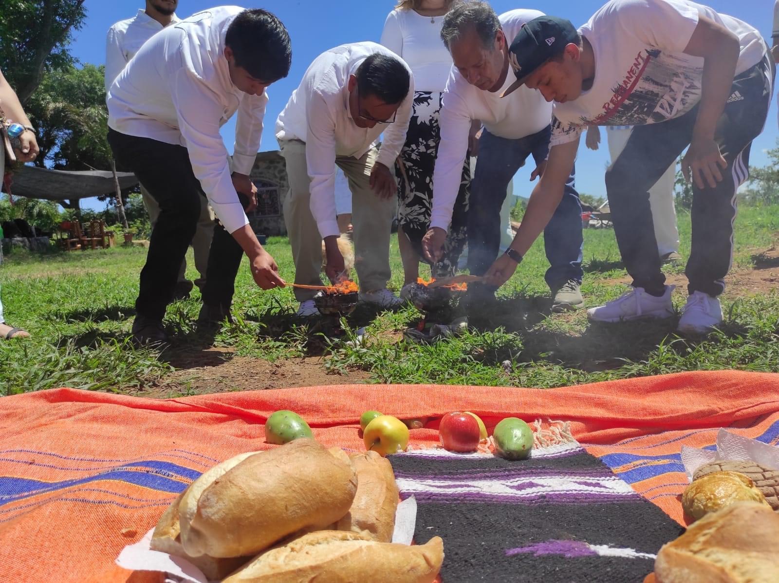 Realizan ceremonia de bendición Purépecha de Temazcal y cabaña de sanación