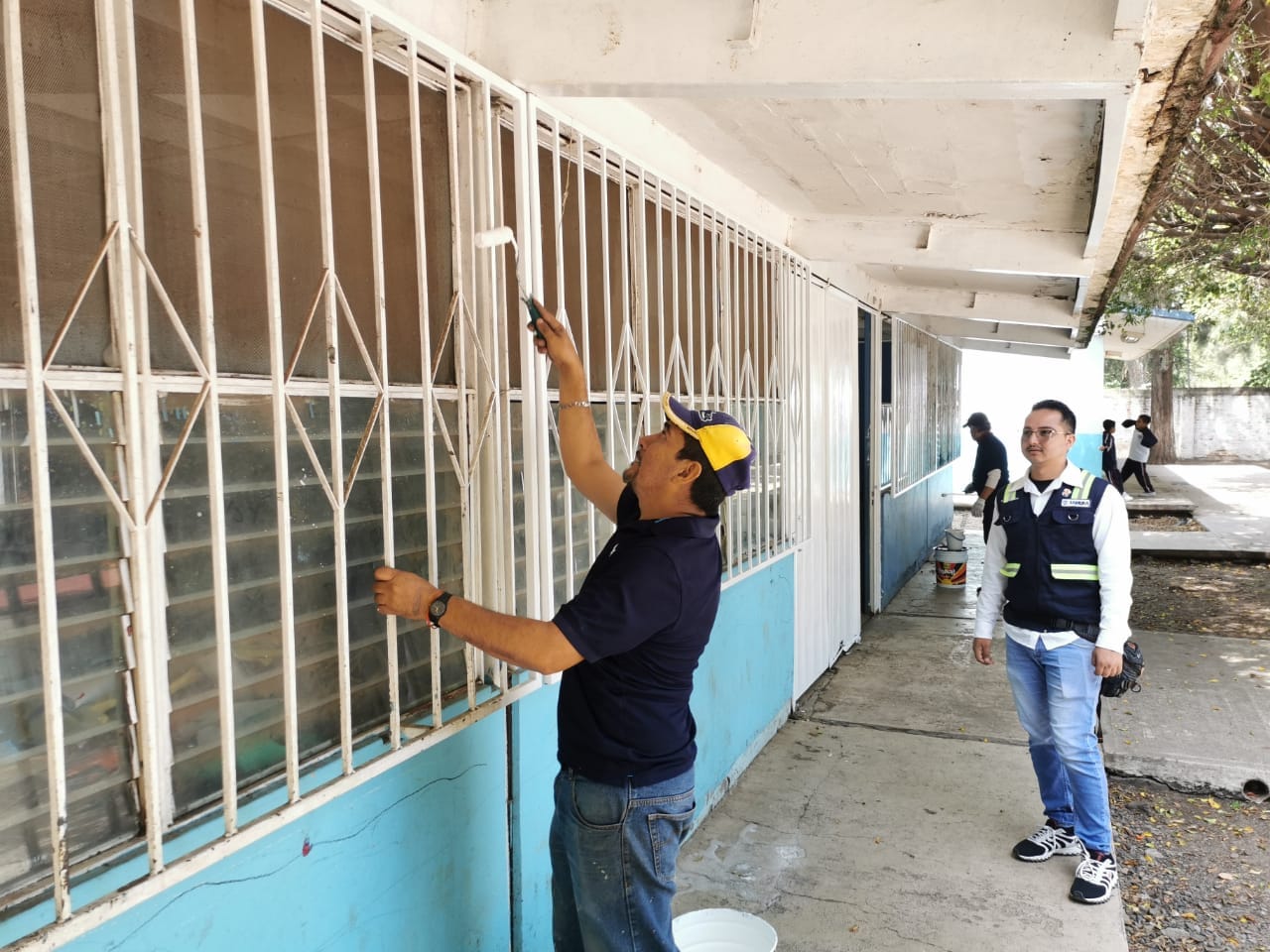 Brindan mantenimiento y mejoras a la escuela primaria “Narciso Mendoza” de Ario de Rayón