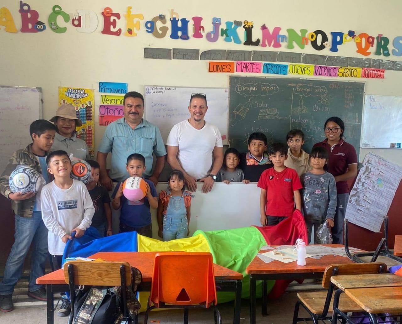 Gobierno de Jacona atiende necesidades de escuela de la Colonia “Antorcha Campesina”