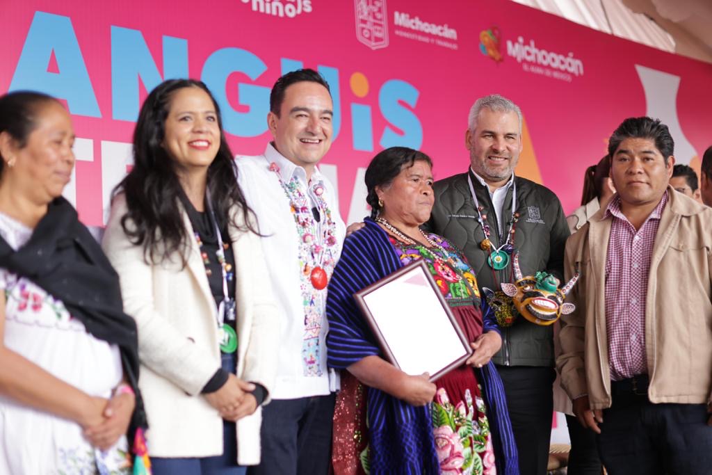 Artesanos michoacanos recibieron 7.9 mdp en premios en concursos