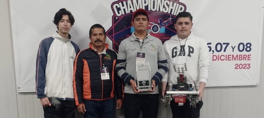Estudiantes del Cecytem se coronan campeones en torneo internacional de robótica