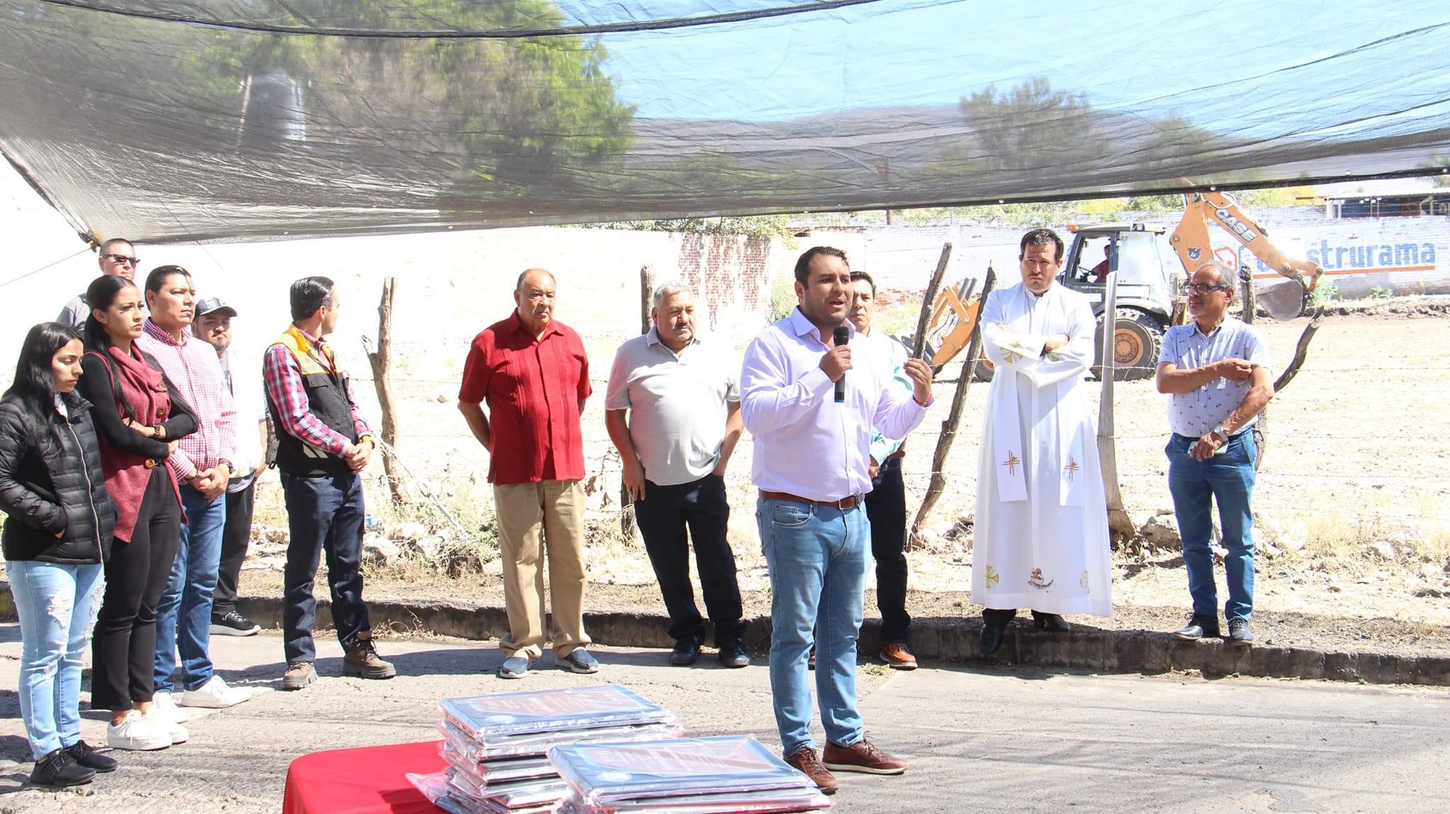 Arrancó obra del centro Social Cultural y Casa del Adulto Mayor en Ixtlán
