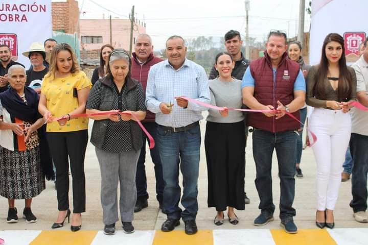 Isidoro Mosqueda inaugura calle Toreo en El Alejandreño