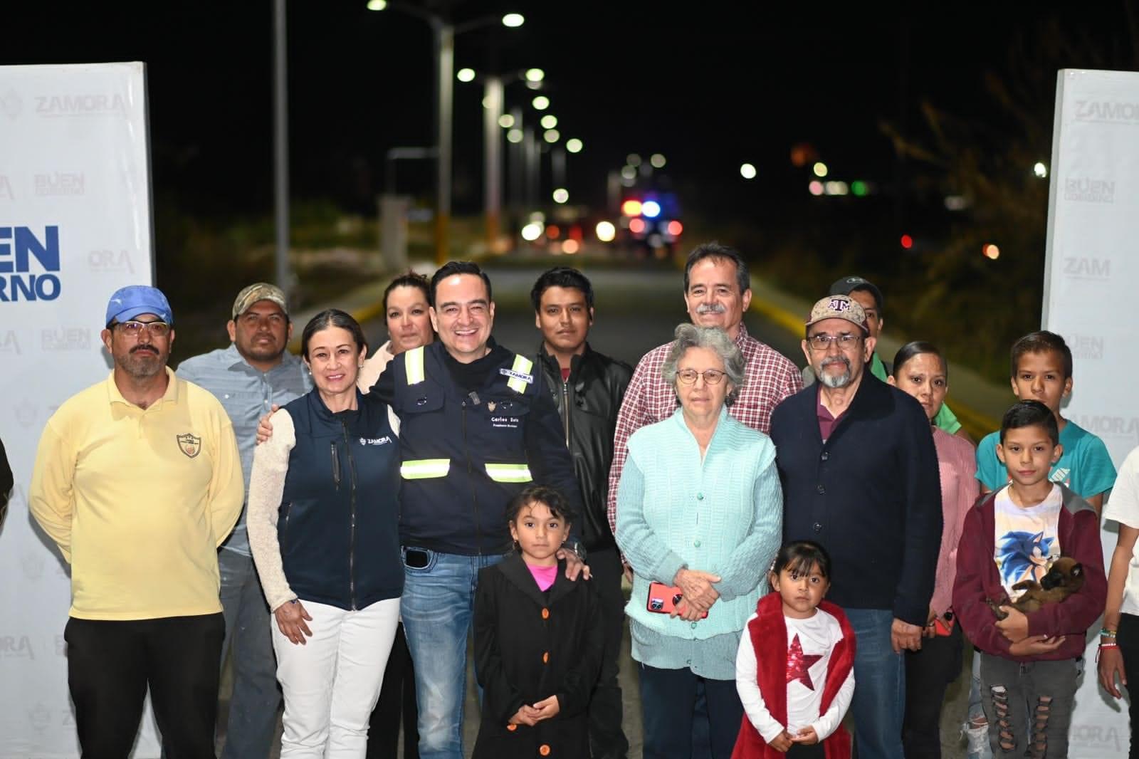 Carlos Soto inauguró el alumbrado público de la avenida San Miguel Arcángel