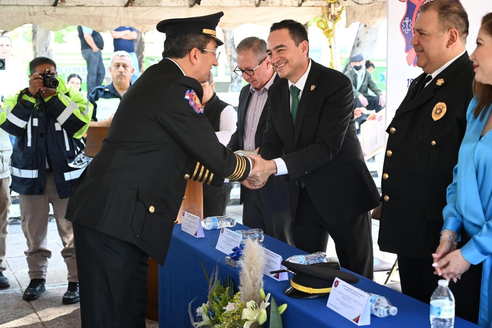 El presidente Carlos Soto reconoció el trabajo del Cuerpo de Rescate y Salvamento por sus 47 años de servicio