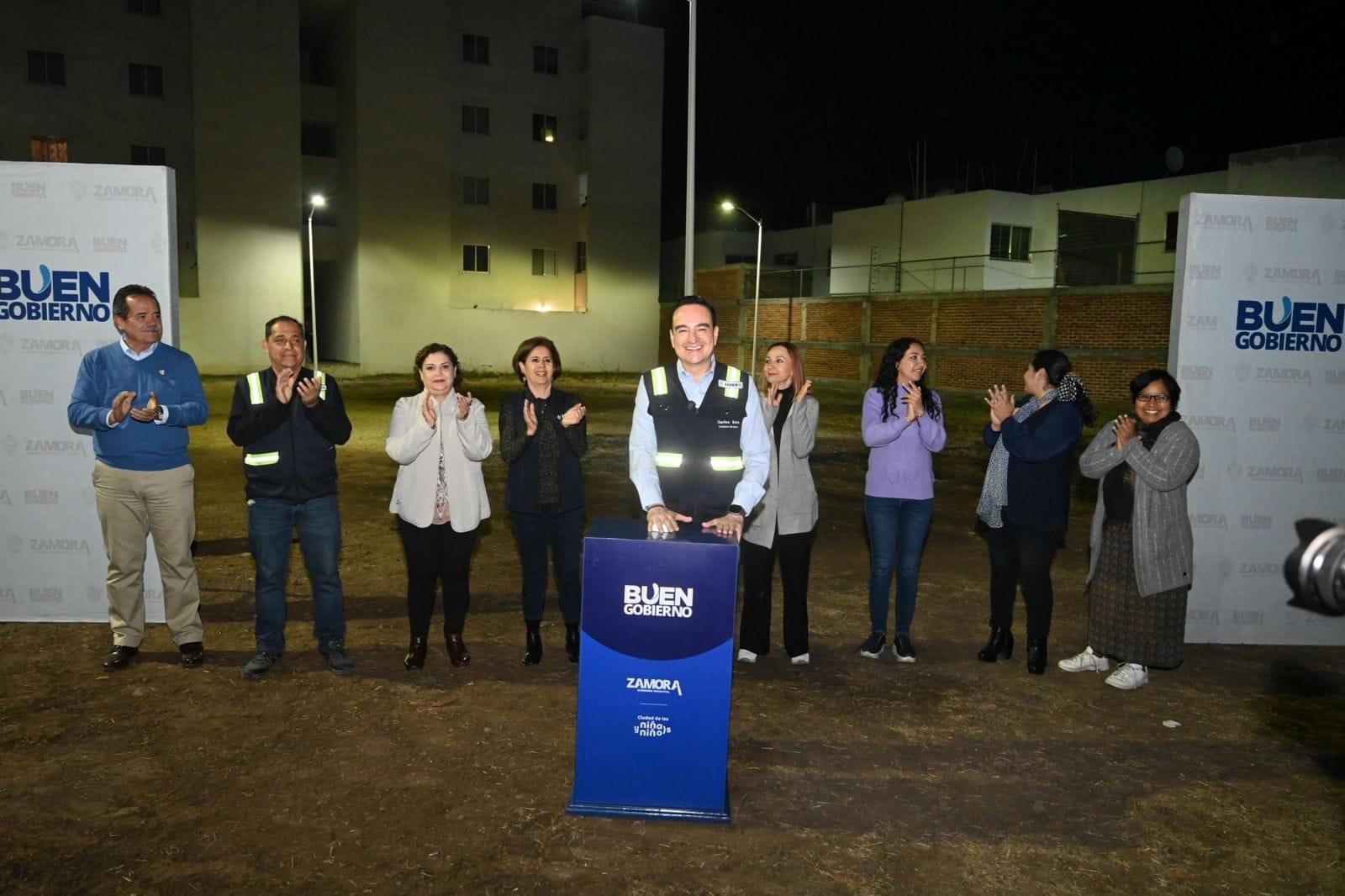 Carlos Soto inauguró iluminación en parque de Villas del Jericó