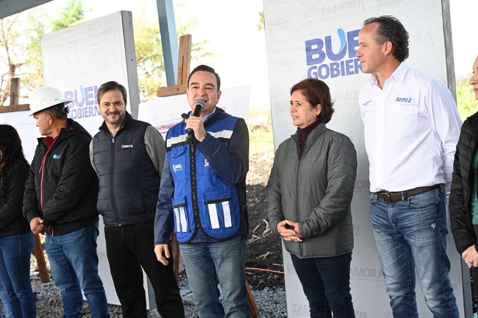 Carlos Soto inspeccionó avance de los trabajos de construcción de la nueva planta de tratamiento de aguas residuales