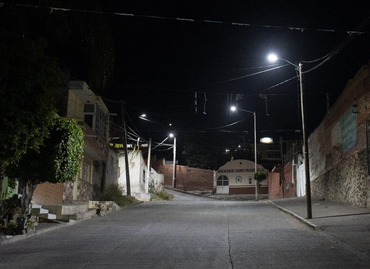 Alcalde de La Piedad inaugura luminarias LED en colonia Lienzo Charro