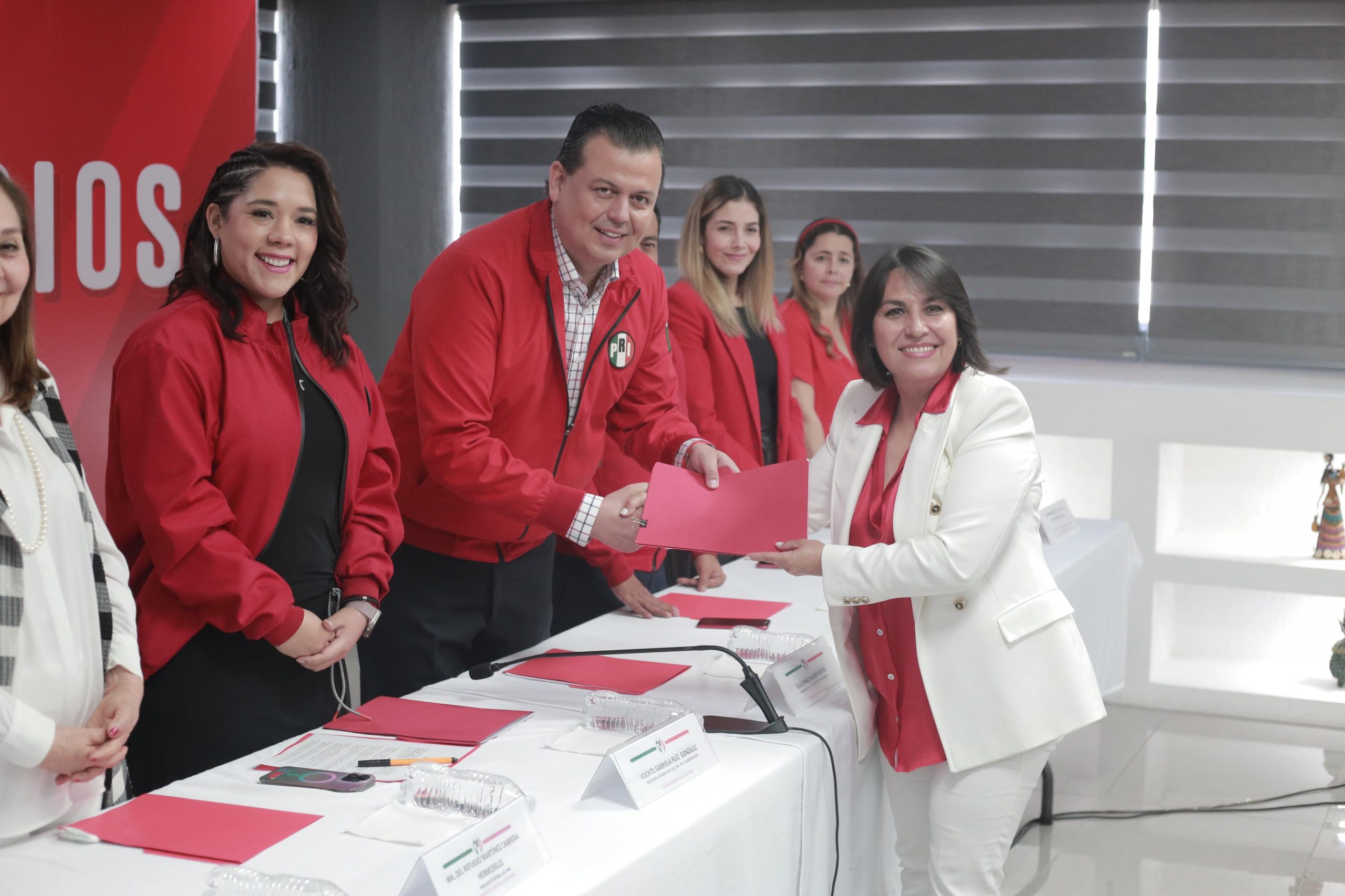 Lariza Pérez se registra como candidata a diputada local por Distrito IV de Jiquilpan por el PRI