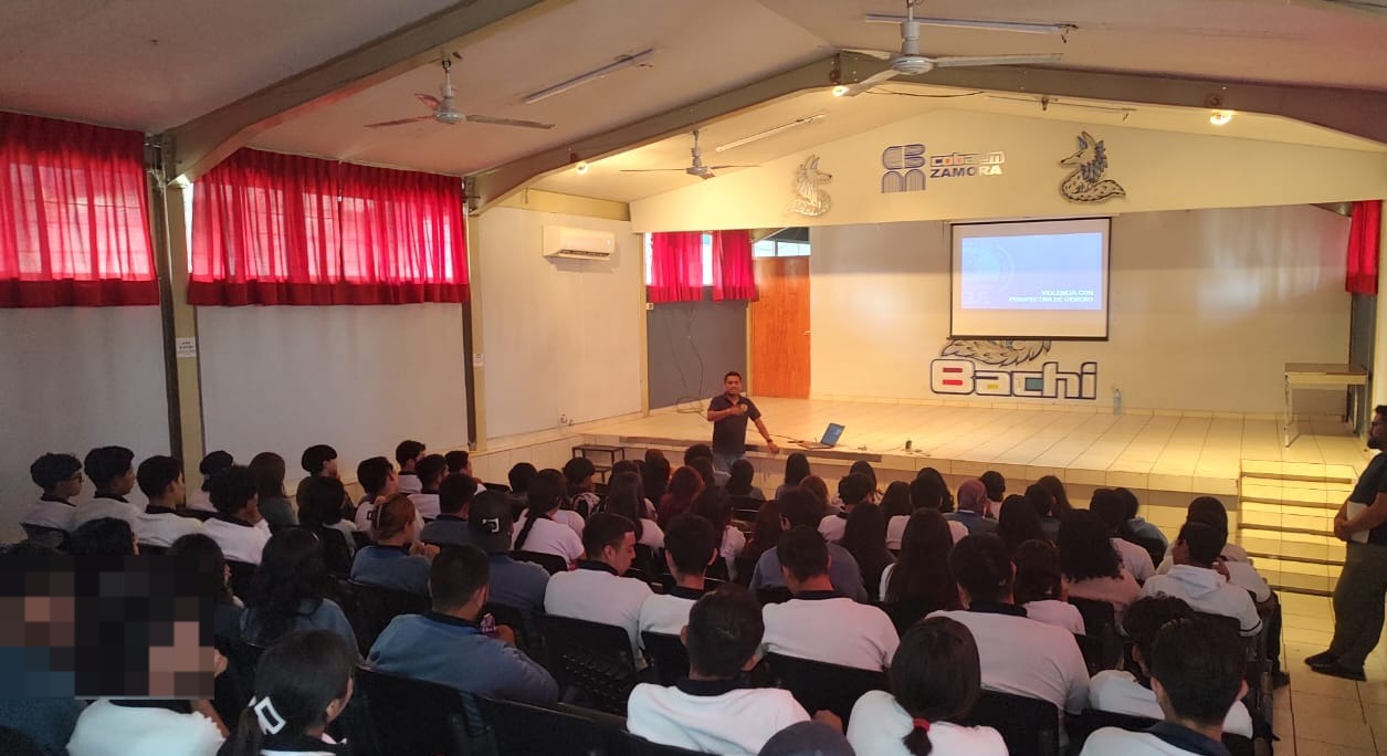 Lleva FGE taller sobre violencia con perspectiva de género a estudiantes de preparatoria en Zamora