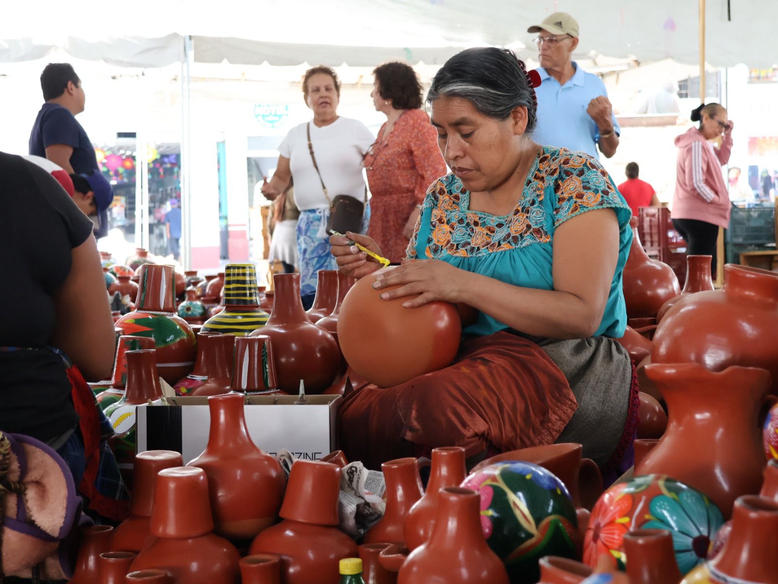 Más de mil 500 artesanos participarán en el Tianguis de Domingo de Ramos en Uruapan