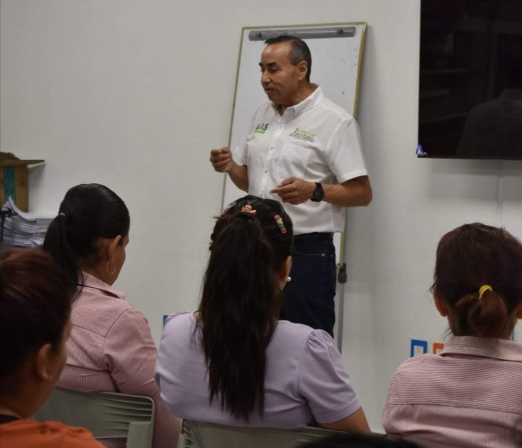 “Platicamos de los temas preocupantes con los empleados de Farmacia Zamora”: Jorge Hernández