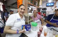 Locatarios del Mercado Hidalgo reciben propuesta de candidata Ivonne Pantoja 