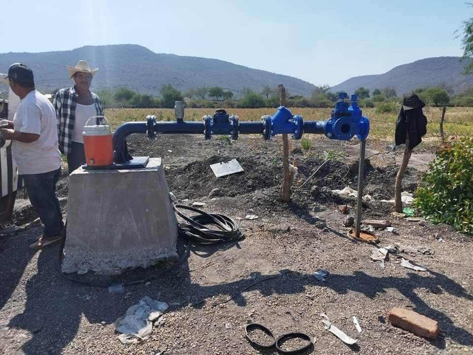 Instalan nueva bomba en pozo de agua en el Rincón del Mezquite, Ixtlán
