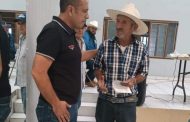 Rubén Castillo hace compromiso con integrantes de la asociación ganadera