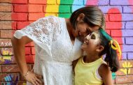 Victoria Hurtado, la maestra que se vuelve alumna de Literatura con su hija