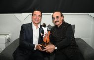 Raúl Di Blasio Conquista Zamora con un Lleno Total en el Teatro Obrero