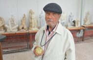 Conoce más sobre el simbolismo de la medalla del Premio Eréndira y su autor
