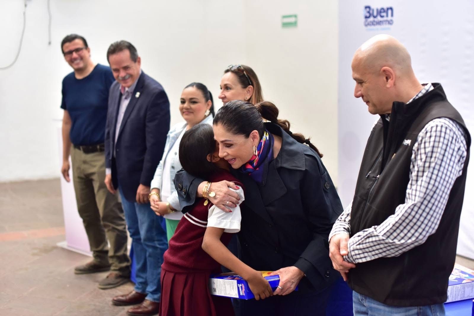 DIF Zamora beneficia a 55 estudiantes con el programa “Becas Padrino”
