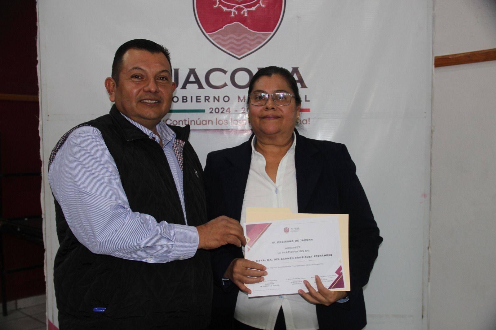 Para impulsar nuevos proyectos productivos y fortalecer los ya existentes, el Gobierno de Jacona en coordinación con UNIVA, llevo a cabo la conferencia ,“Incubadoras e Ideas de Negocios”.