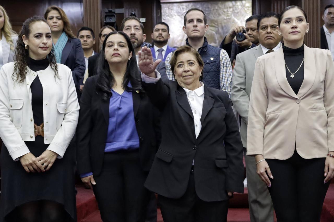Congreso del Estado toma protesta a Presidenta Municipal Sustituta de Cotija