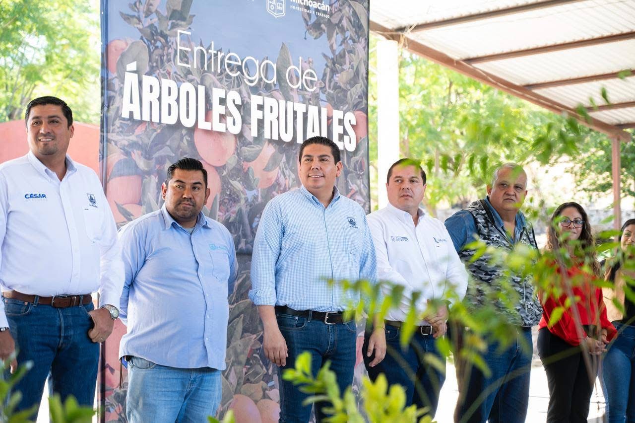 GOBIERNO DE LA PIEDAD ENTREGA ÁRBOLES FRUTALES A FAMILIAS DE LAS COMUNIDADES