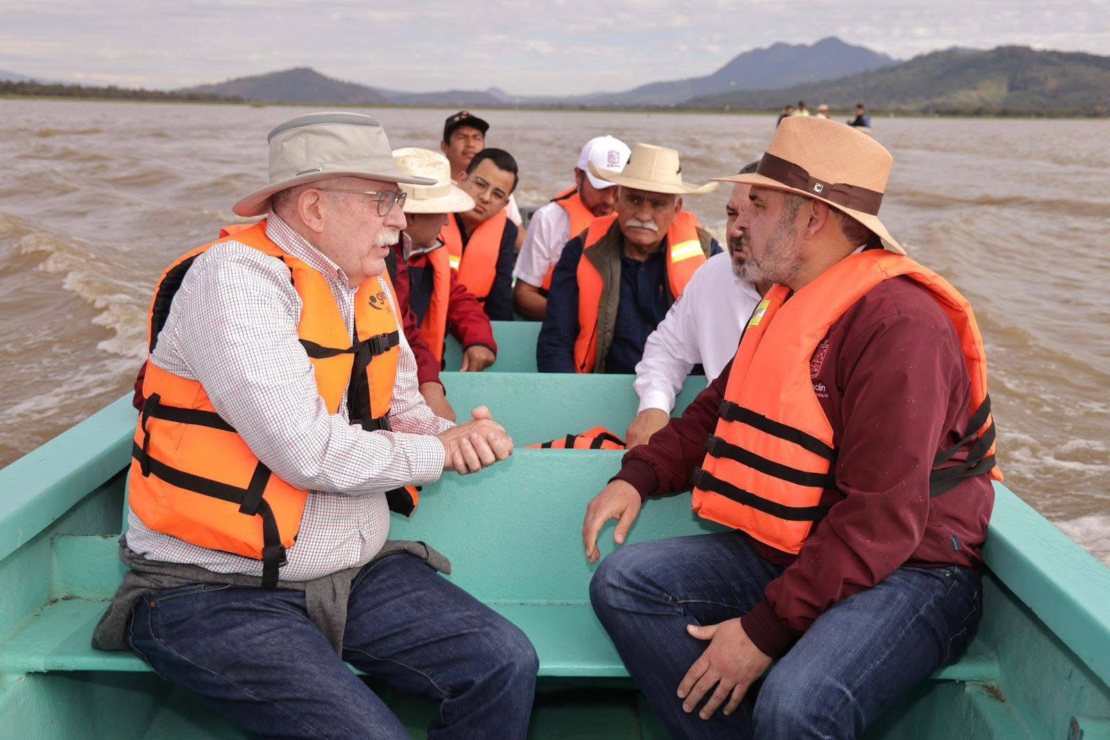 Bedolla y Sader impulsan el desarrollo sostenible del lago de Pátzcuaro