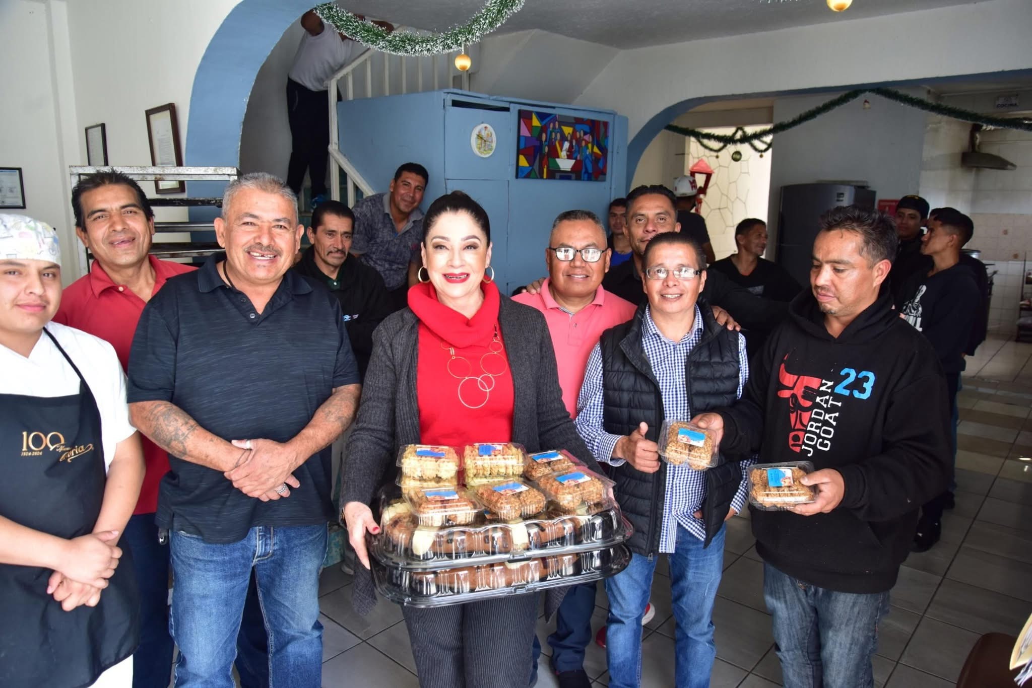DIF Zamora entregó equipamiento completo para la implementación de una panadería