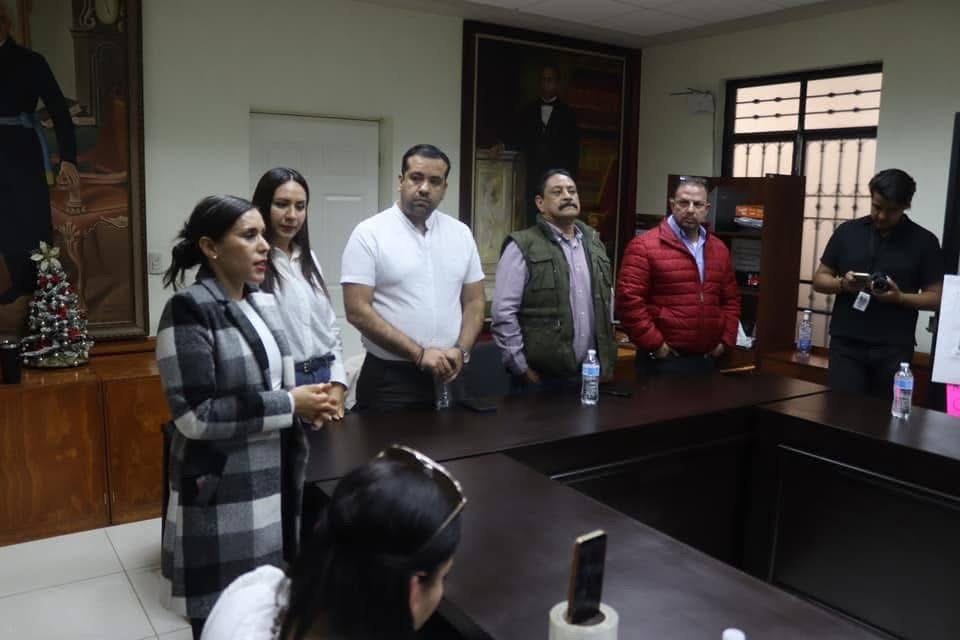 Recibe gobierno de Jacona a manifestantes animalistas
