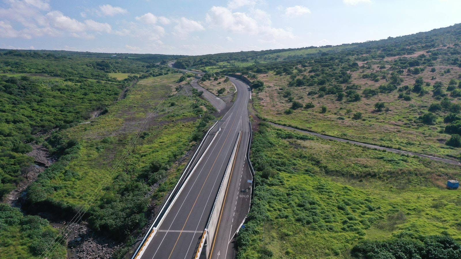 Michoacán construye 3 autopistas con apoyo del Gobierno federal