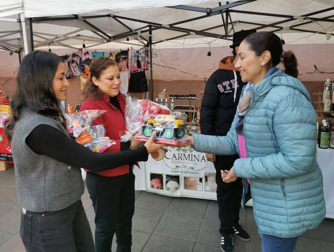 Agrupación de emprendedores donó juguetes al Instituto Municipal de la Mujer