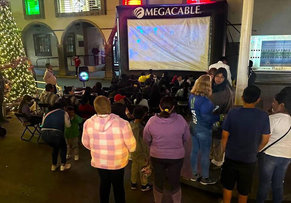 Niños zamoranos disfrutaron de la película Sonic 2 este Día de Reyes en la Plaza Principal