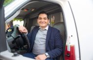 ENTREGA ARTURO HERNÁNDEZ, AMBULANCIA DE CUIDADOS INTENSIVOS A PROTECCIÓN CIVIL TANGANCÍCUARO.