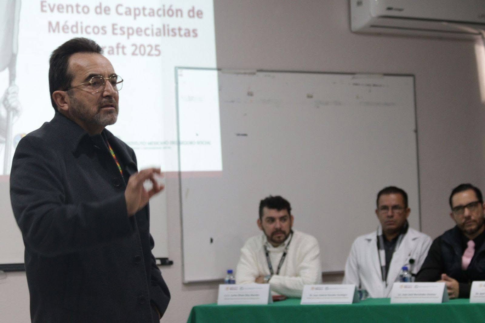 Invita IMSS Michoacán a residentes a ocupar plazas en la entidad