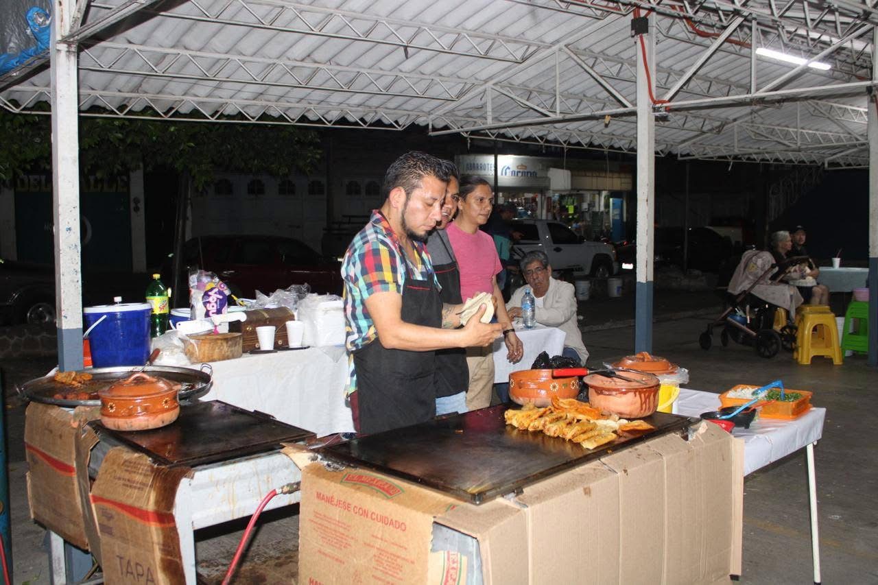 El Buen Gobierno mejora el mercado El Valle para nueva zona de antojitos nocturnos