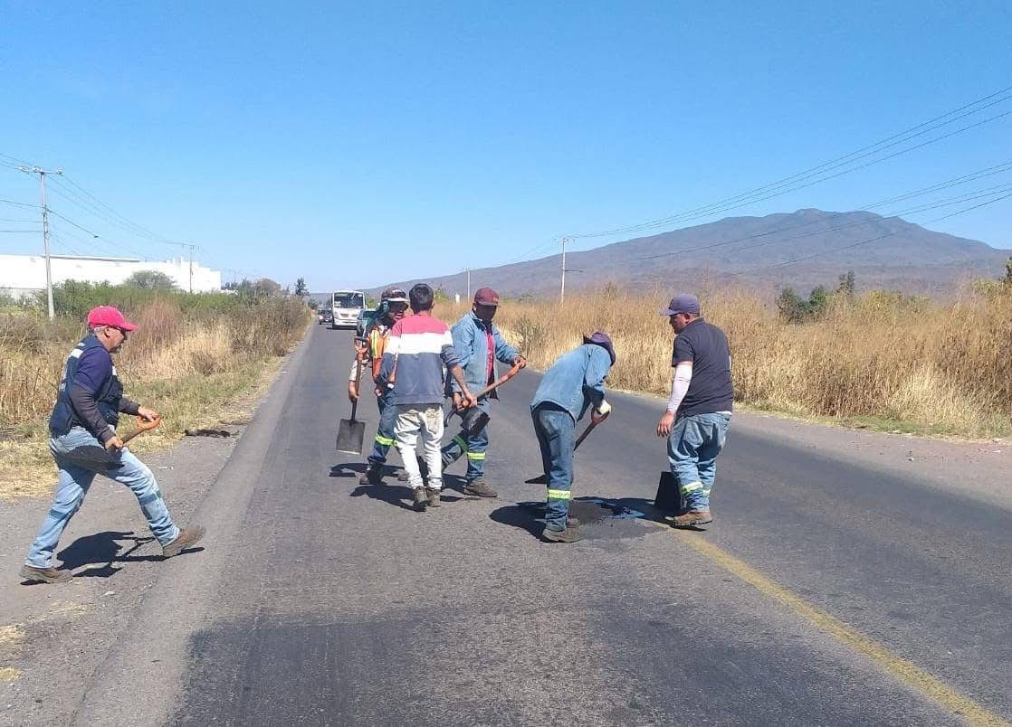Aplican Programa de Mantenimiento en la Carretera de La Rinconada a El Sauz de Abajo