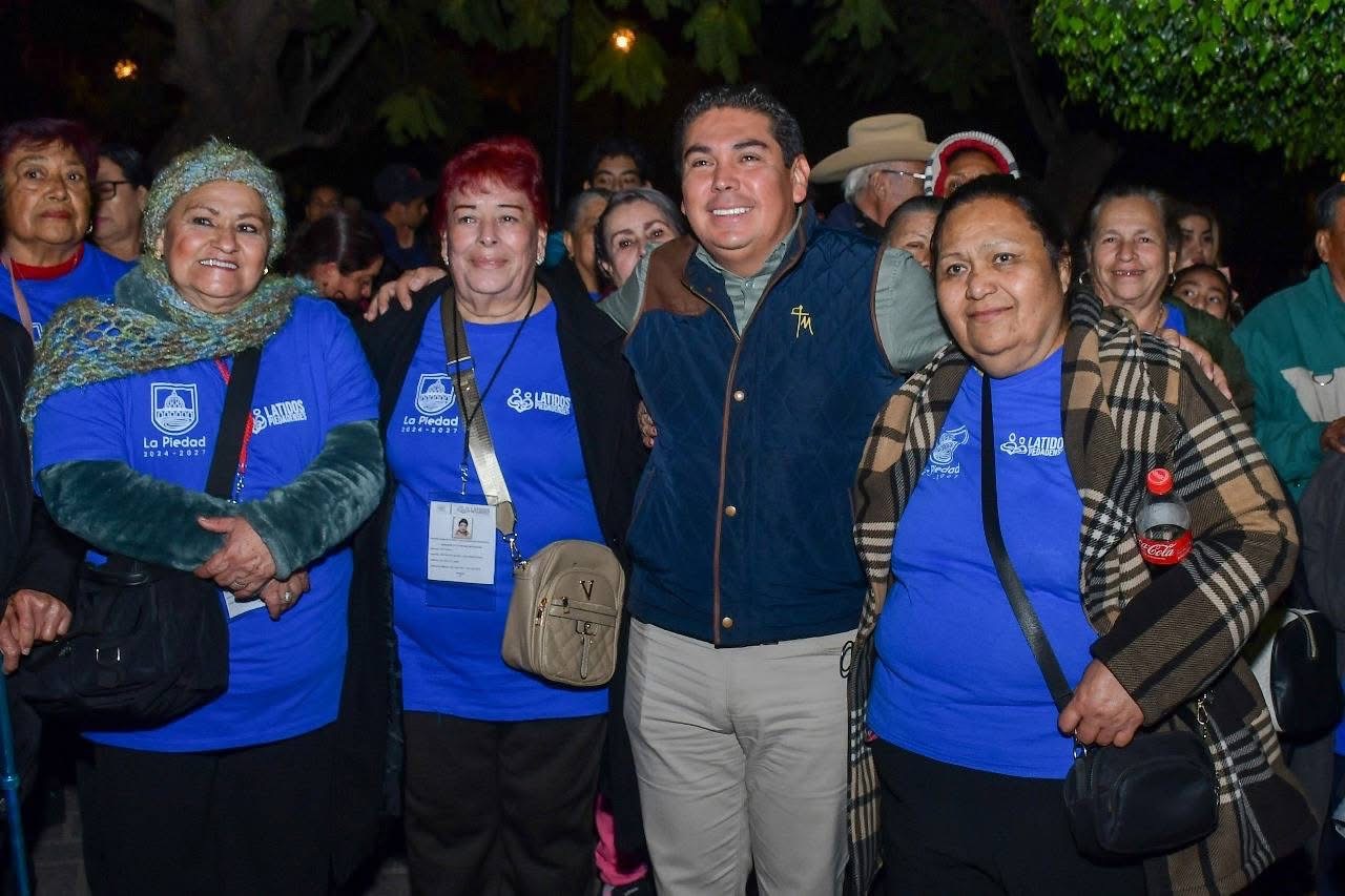ADULTOS MAYORES DE LA PIEDAD SE REENCUENTRAN CON SUS FAMILIAS EN EE. UU.