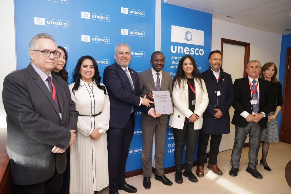 Bedolla presenta en Unesco expediente para que Pátzcuaro sea Patrimonio Mundial