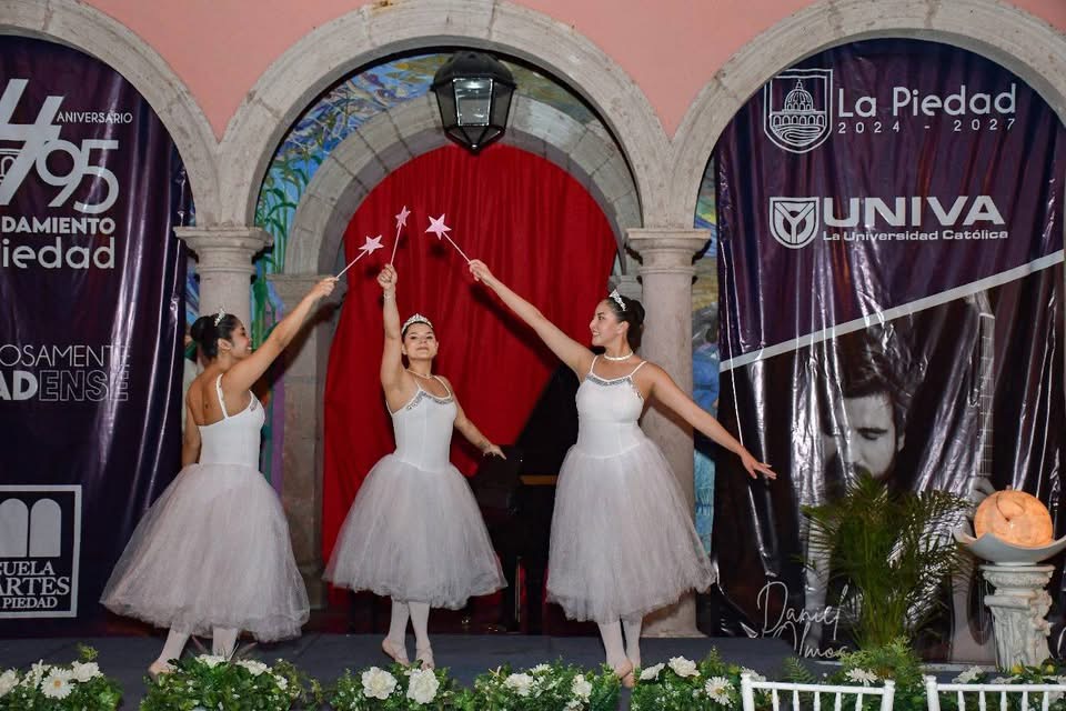 ALUMNOS DE LA ESCUELA DE ARTES MUESTRAN AVANCES DE SU TALENTO