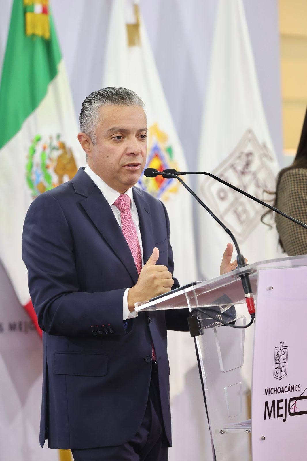 Aprovecha el último día del 10 % descuento en pago de refrendo vehicular: Luis Navarro García