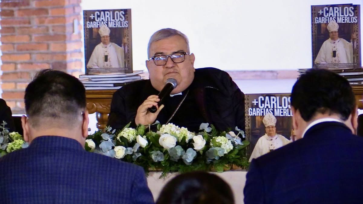Presentan libro del Arzobispo de Morelia: Carlos Garfias Merlos, líder en la reconstrucción del tejido social en Zamora