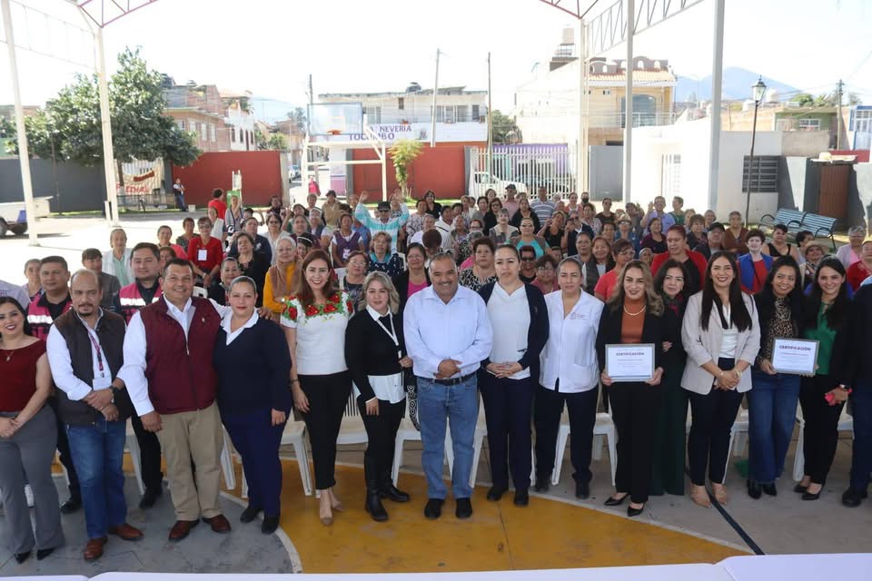 Entregan certificados de entorno laboral saludable a dependencias en Jacona