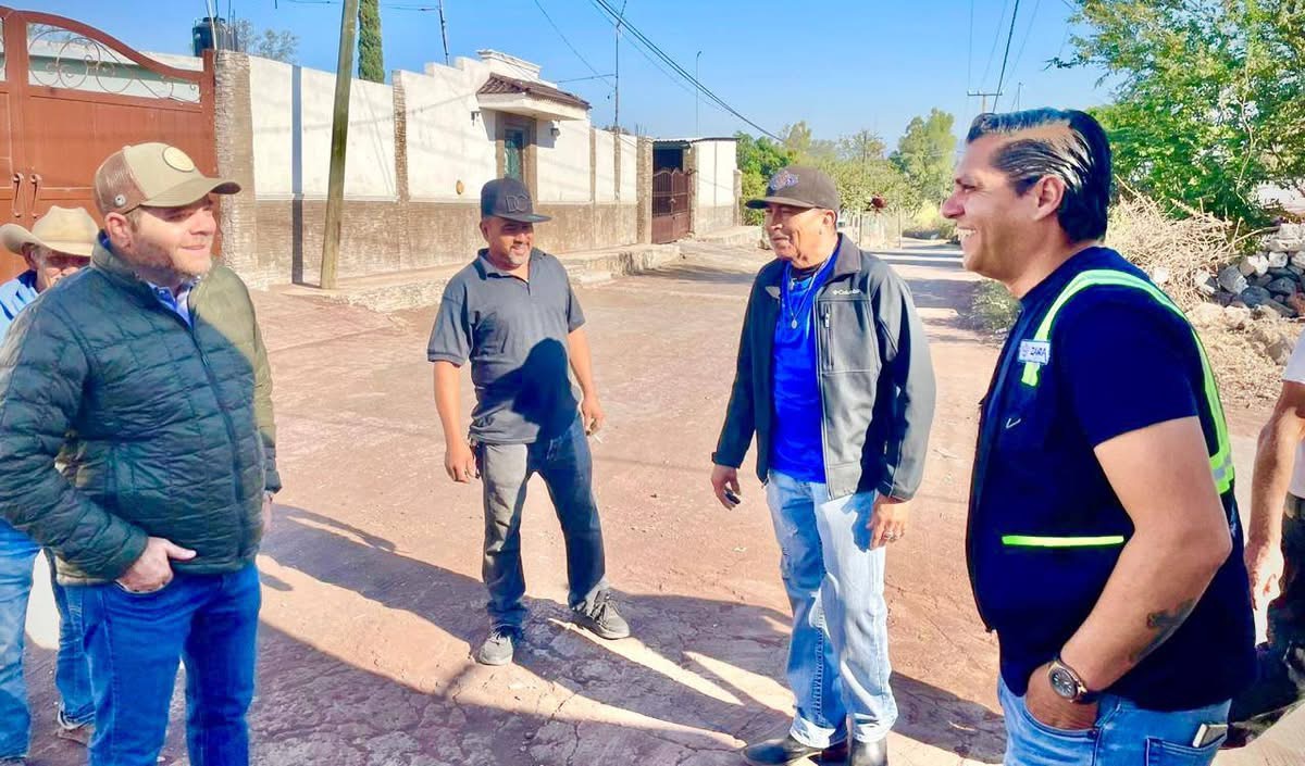 Cumple su promesa Joel Verduzco, acerca a comuneros de Villafuerte con el Director de Obras- Para arreglar el drenaje obsoleto que ocasiona contaminación a tierras de cultivo