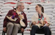 Programas del Bienestar, metrobús y migración, temas abordados con Sheinbaum: Bedolla