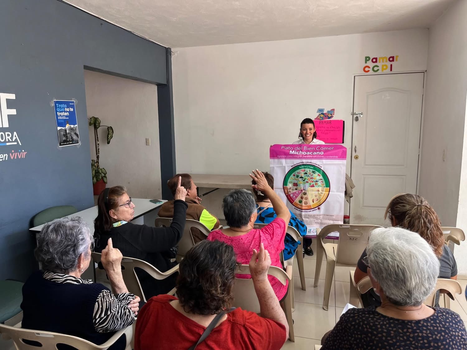 DIF Zamora impartió plática de nutrición para adultos mayores en la colonia El Carmen