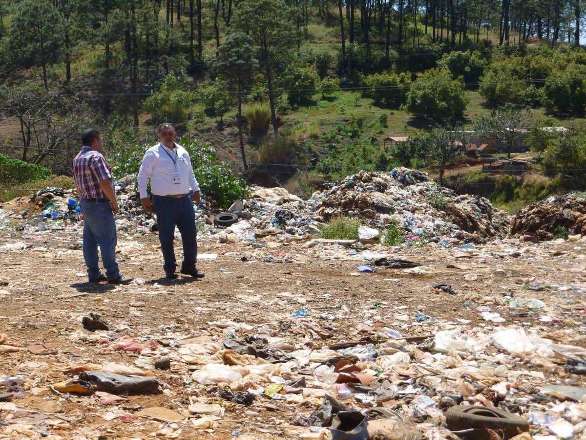 El 77 % de los municipios incumple con medidas ambientales de basureros